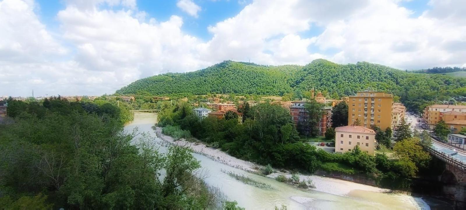 La Terrazza Sul Reno - In Pieno Centro-Due Passi Da Villa Chiara - Comodo Unipol Arena Казалеккьо-ди-Рено Экстерьер фото